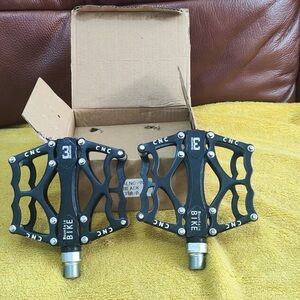 Toplimit Bike Black CNC machined aluminum alloy Pedals